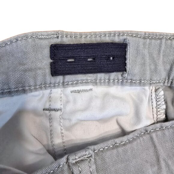 Wrangler Boys Shorts ~ Size 14 ~ Gamer ~ Tech Pockets ~ Gray and Navy - Picture 8 of 13